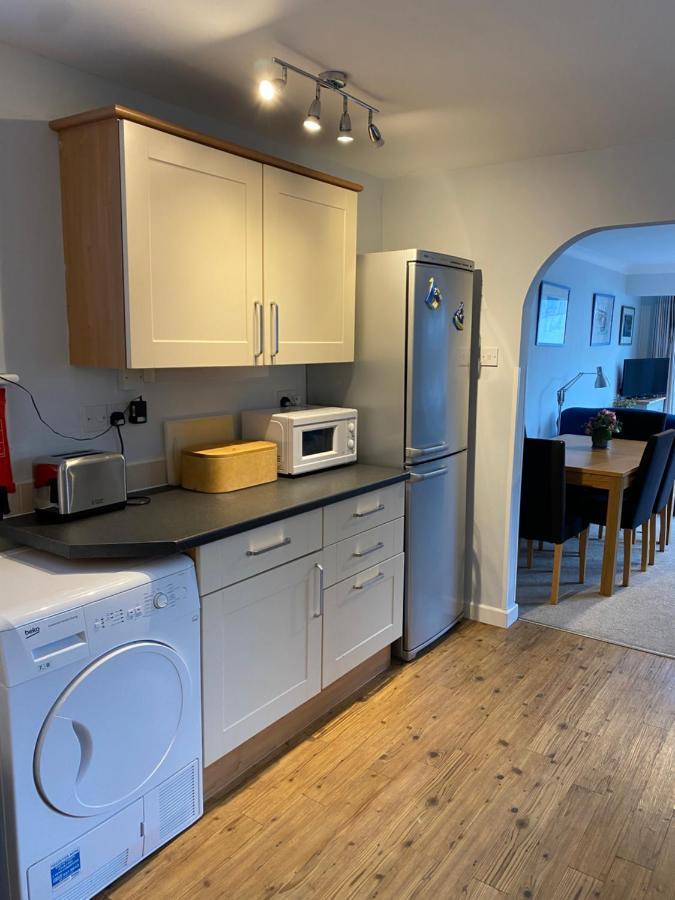 Trafalgar, Lovely Ground Floor Flat With Outside Patio Garden, Minutes Walk To Seafront سيفيو المظهر الخارجي الصورة