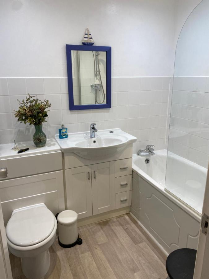 Trafalgar, Lovely Ground Floor Flat With Outside Patio Garden, Minutes Walk To Seafront سيفيو المظهر الخارجي الصورة