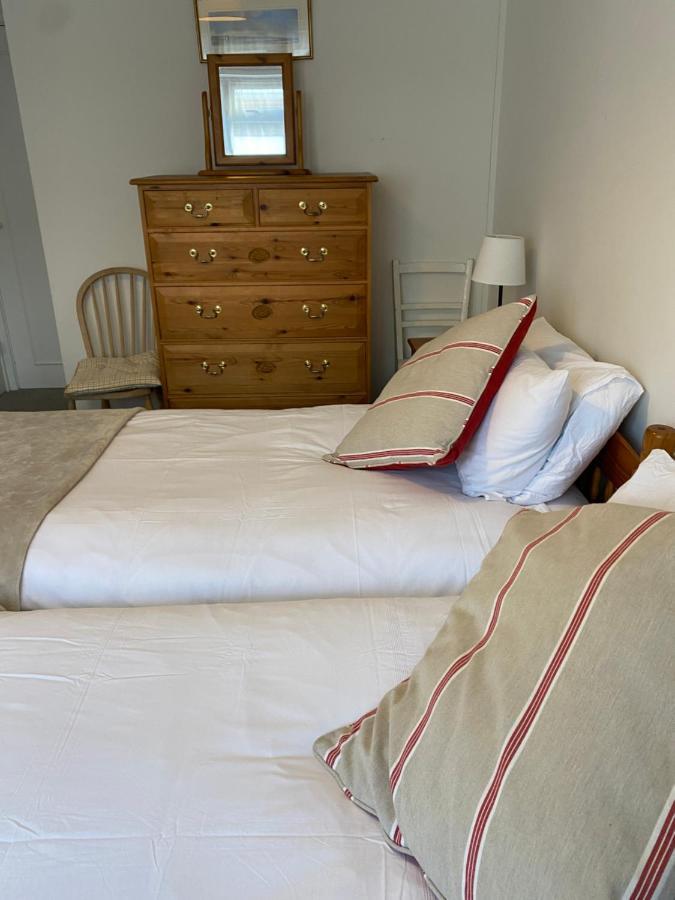 Trafalgar, Lovely Ground Floor Flat With Outside Patio Garden, Minutes Walk To Seafront سيفيو المظهر الخارجي الصورة